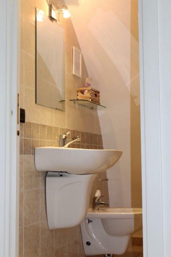 Villari 60 Bari Bagian luar foto